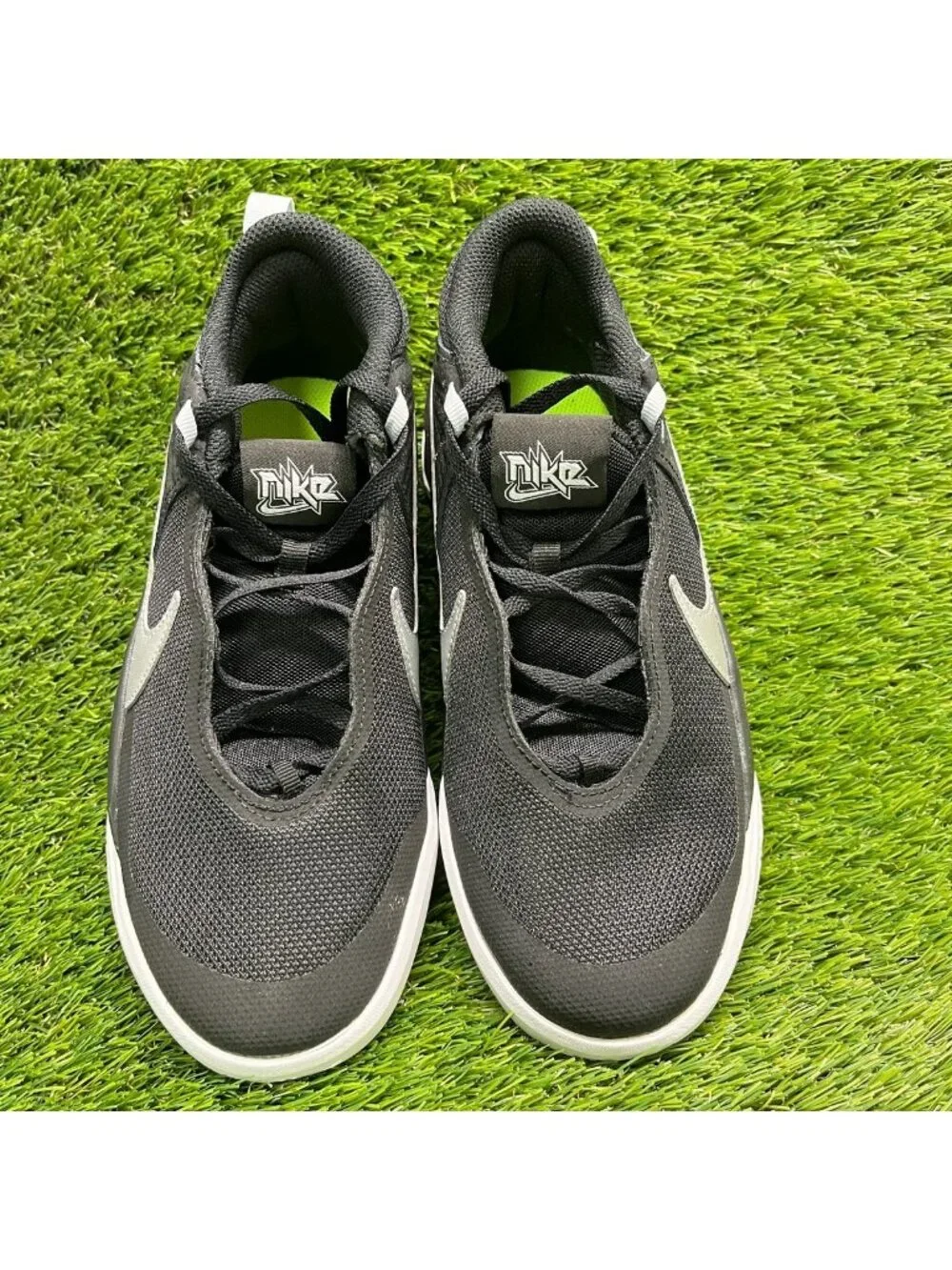 Nike Team Hustle D 10 Boys Size 4.5Y Black Athletic Basketball Shoes Sneakers